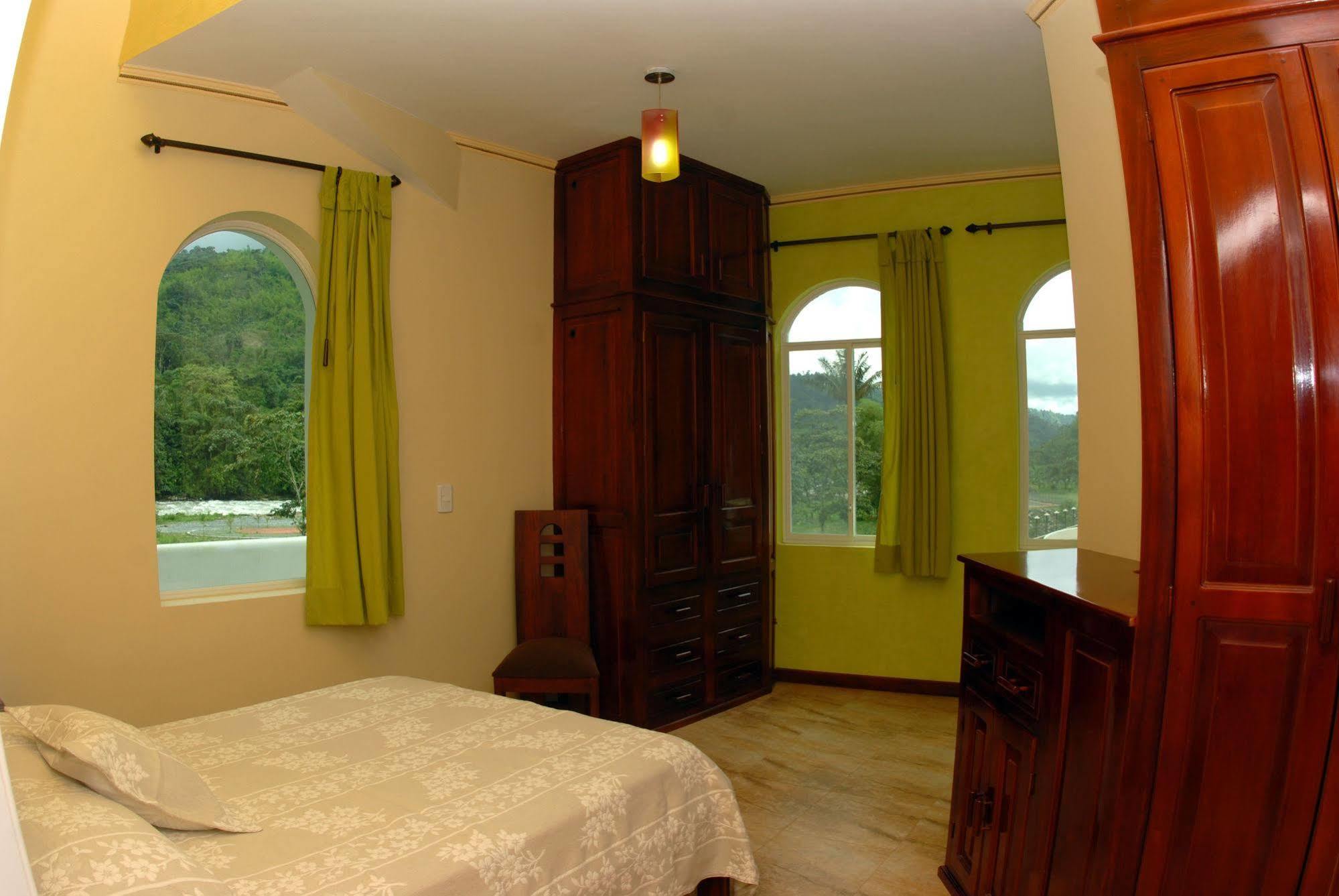 ホテル Hacienda Rio Blanco San Miguel de los Bancos エクステリア 写真